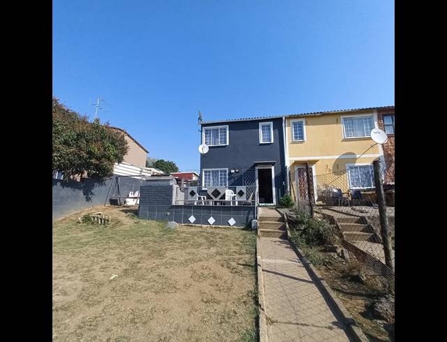 2 BEDROOM DUPLEX FOR SALE IN GROVE END